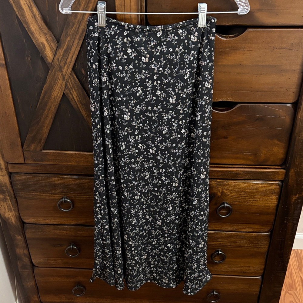 RSQ Black Floral Maxi Skirt